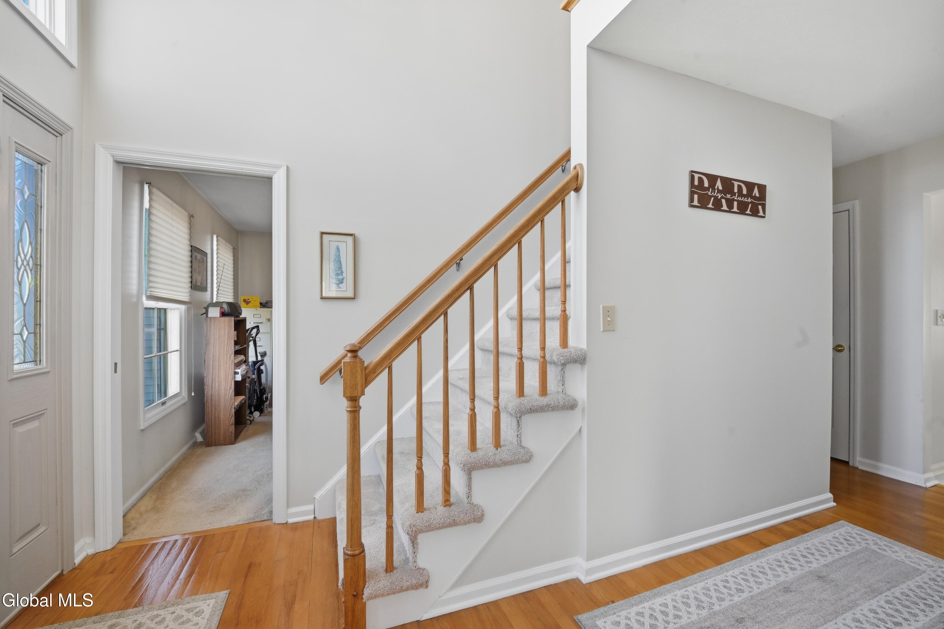 24 Squire Road Colonie, NY 12304 - Photo 4 of 45 4