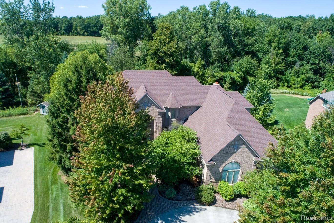 3840 Fawn Drive Rochester, MI 48306 - Photo 8 of 79 DJI_0474.jpg