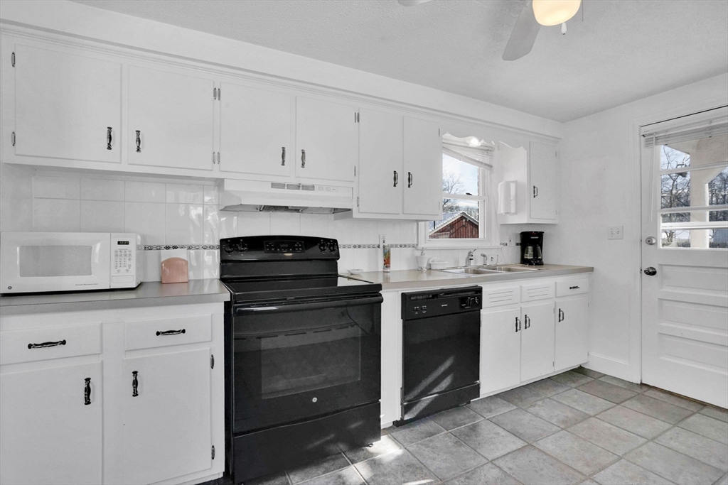 240 Morton Street West Springfield, MA 01089 - Photo 22 of 42