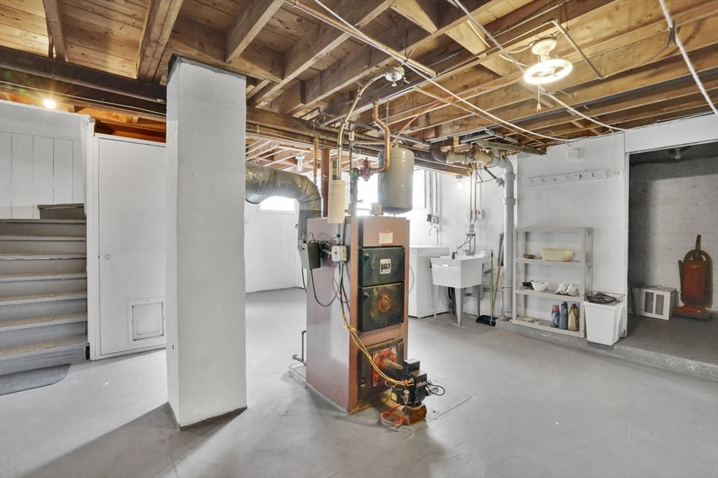 240 Morton Street West Springfield, MA 01089 - Photo 32 of 42