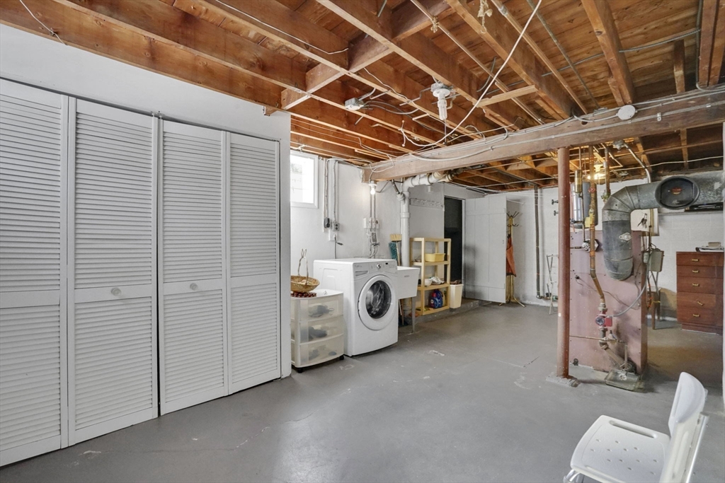 240 Morton Street West Springfield, MA 01089 - Photo 37 of 42