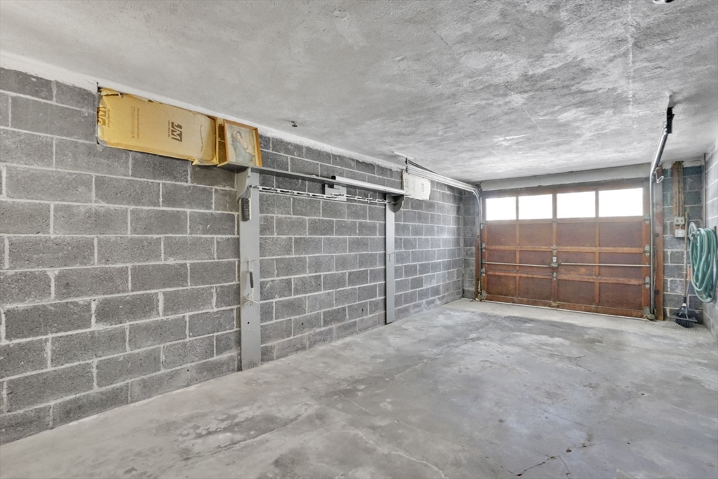 240 Morton Street West Springfield, MA 01089 - Photo 38 of 42