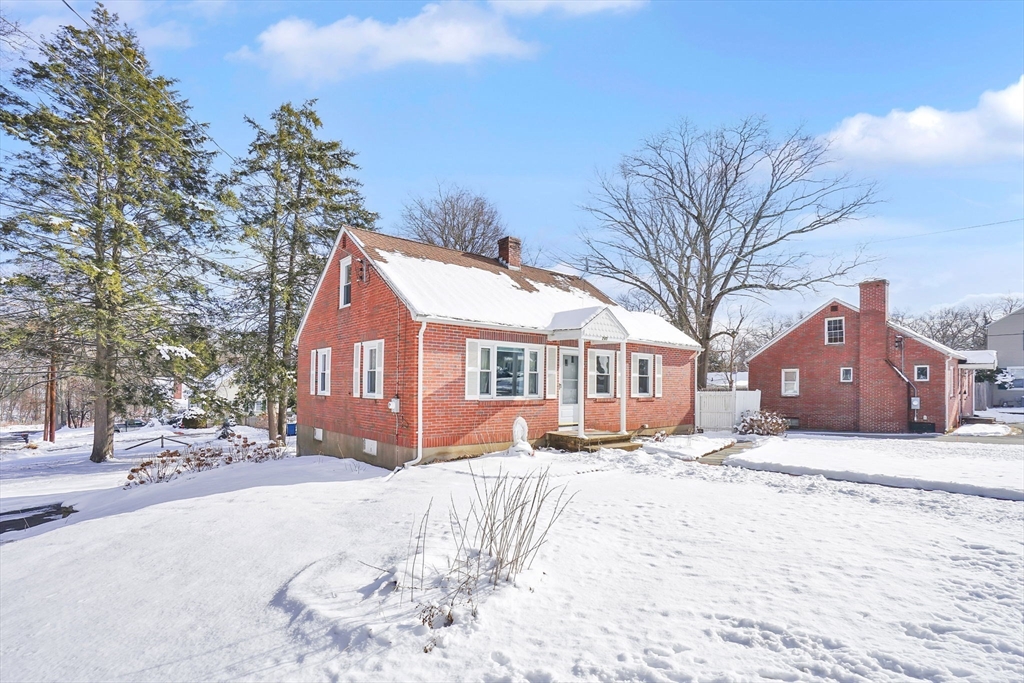 240 Morton Street West Springfield, MA 01089 - Photo 4 of 42