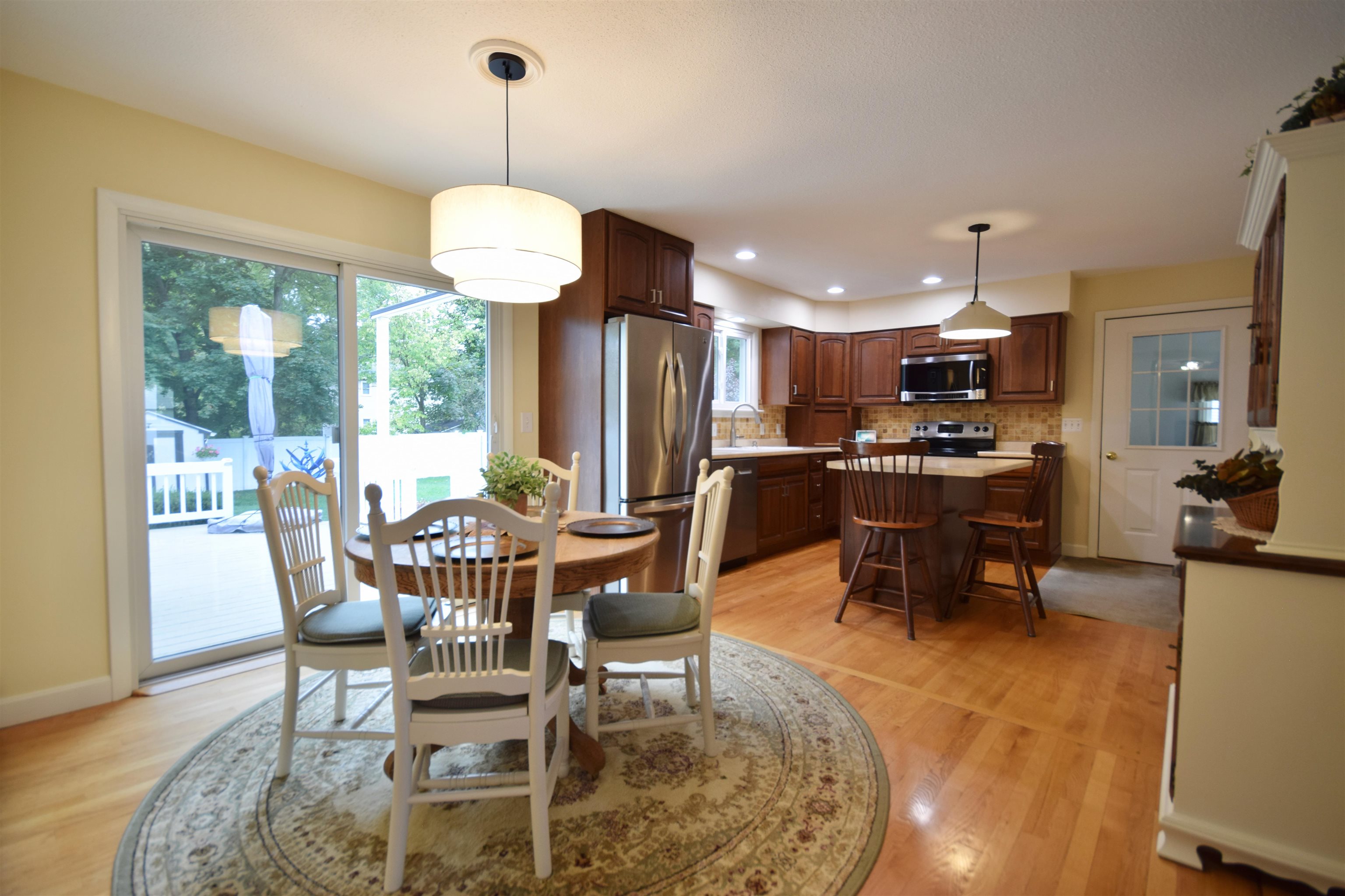 54 Faith Street Burlington, VT 05408 - Photo 4 of 34