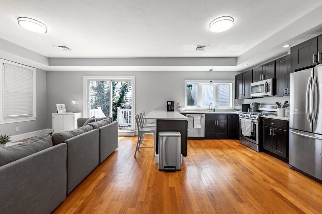417 East 7th Street, Unit 2 Boston, MA 02127 - Photo 3 of 18