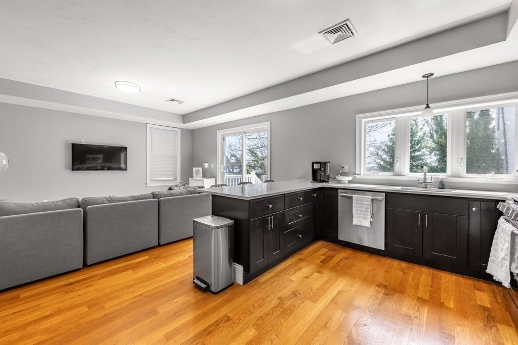 417 East 7th Street, Unit 2 Boston, MA 02127 - Photo 5 of 18