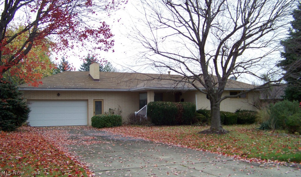 658 Robinson Road Campbell, OH 44405 - Photo 2 of 19 Gallery Image 2