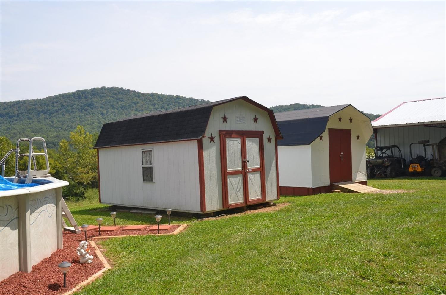 375 White Oak Road Irvine, KY 40336 - Photo 31 of 47 Because you can never have enough storag