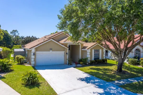 $3,600 | 1304 Lake Breeze Drive, Wellington, FL 33414