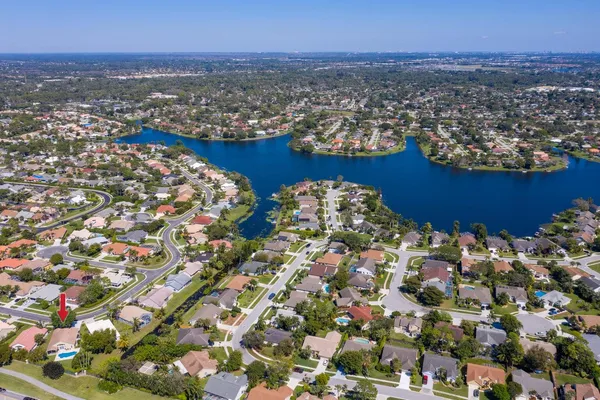 $3,600 | 1304 Lake Breeze Drive, Wellington, FL 33414