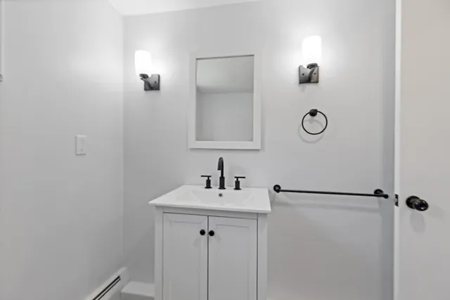 $439,500 | 472 Dunn Road, Belgrade, ME 04917