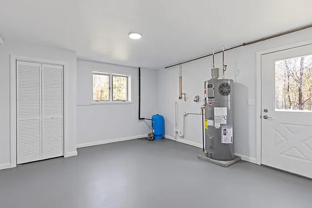 $439,500 | 472 Dunn Road, Belgrade, ME 04917