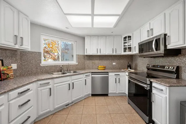 $1,198,000 | 104 East Court Lane, Foster City, CA 94404