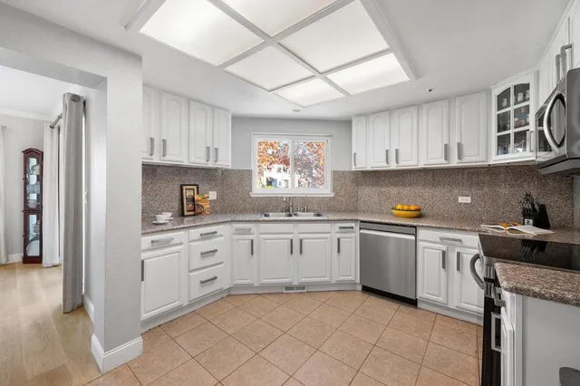 $1,198,000 | 104 East Court Lane, Foster City, CA 94404