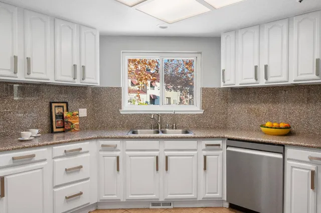 $1,198,000 | 104 East Court Lane, Foster City, CA 94404