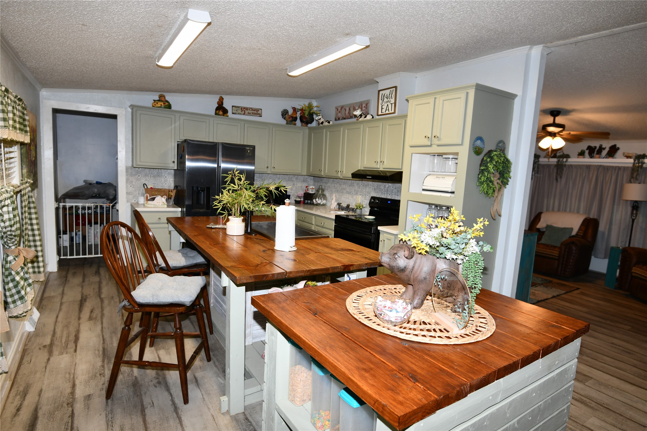 101 Pinewood Drive Shepherd, TX 77371 - Photo 11 of 37 Kitchen/Breakfast Area