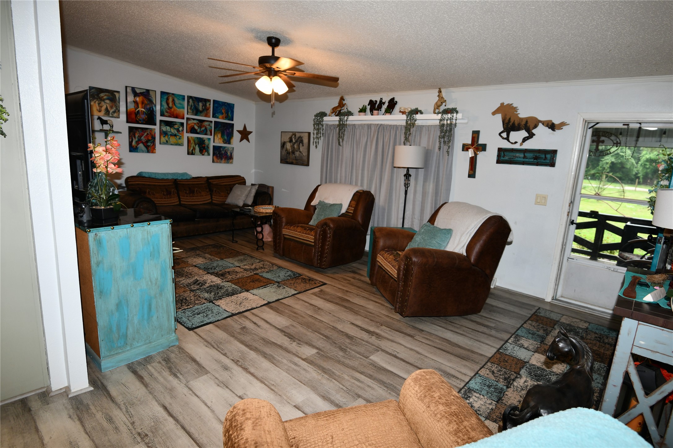101 Pinewood Drive Shepherd, TX 77371 - Photo 14 of 37 Family Room