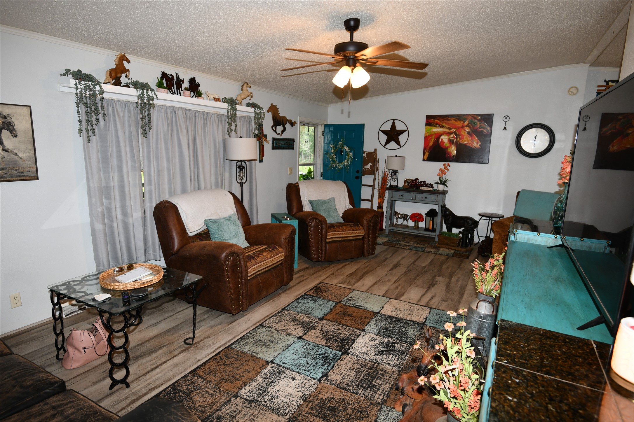 101 Pinewood Drive Shepherd, TX 77371 - Photo 16 of 37 Family Room