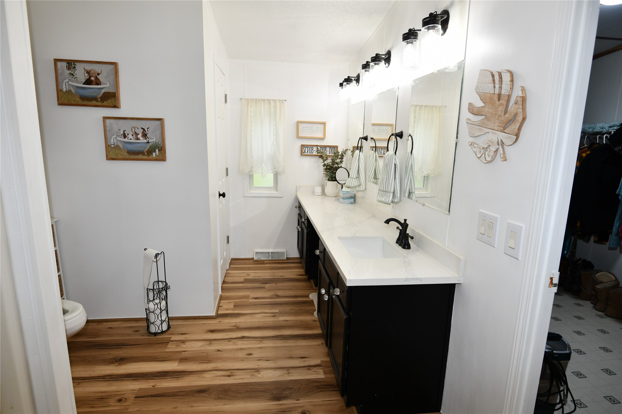 101 Pinewood Drive Shepherd, TX 77371 - Photo 20 of 37 Primary Bathroom