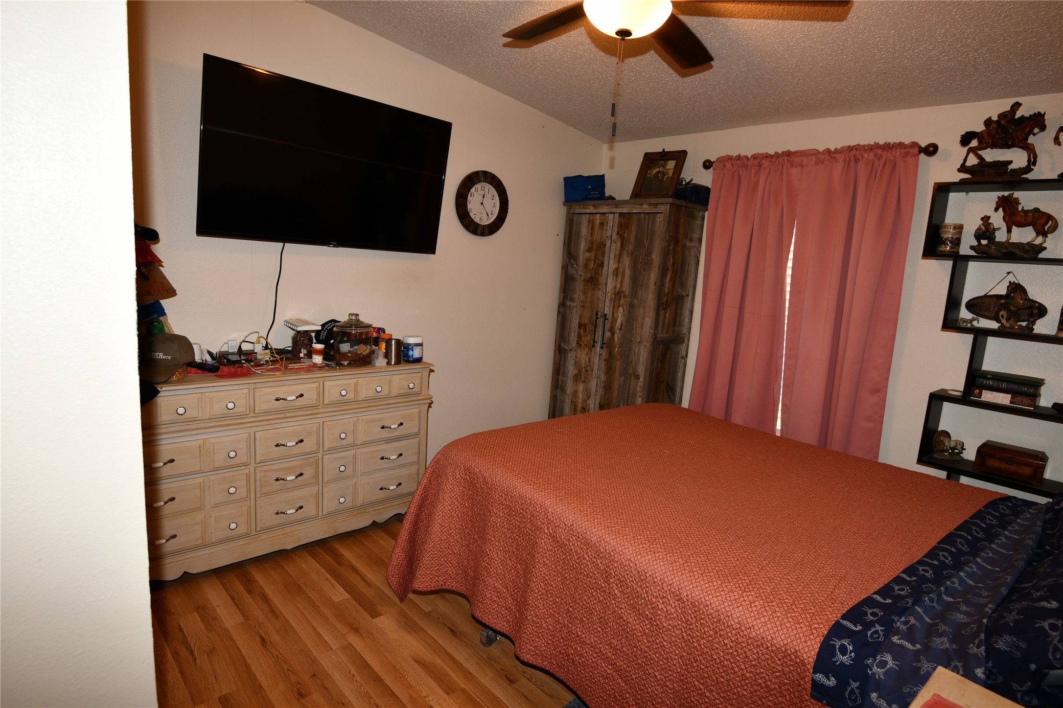 101 Pinewood Drive Shepherd, TX 77371 - Photo 6 of 37 Bedroom 2