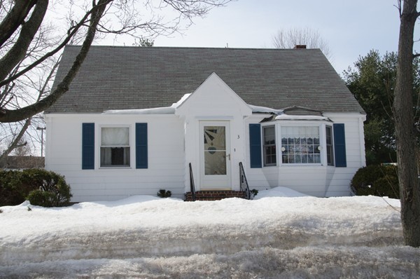 3 Reynolds Road Peabody, MA 01960 - Photo 1 of 25 Gallery Image 1