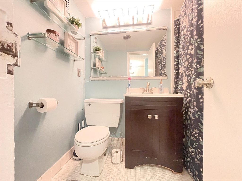 2 Hawthorne Place, Unit 16K Boston, MA 02114 - Photo 10 of 23