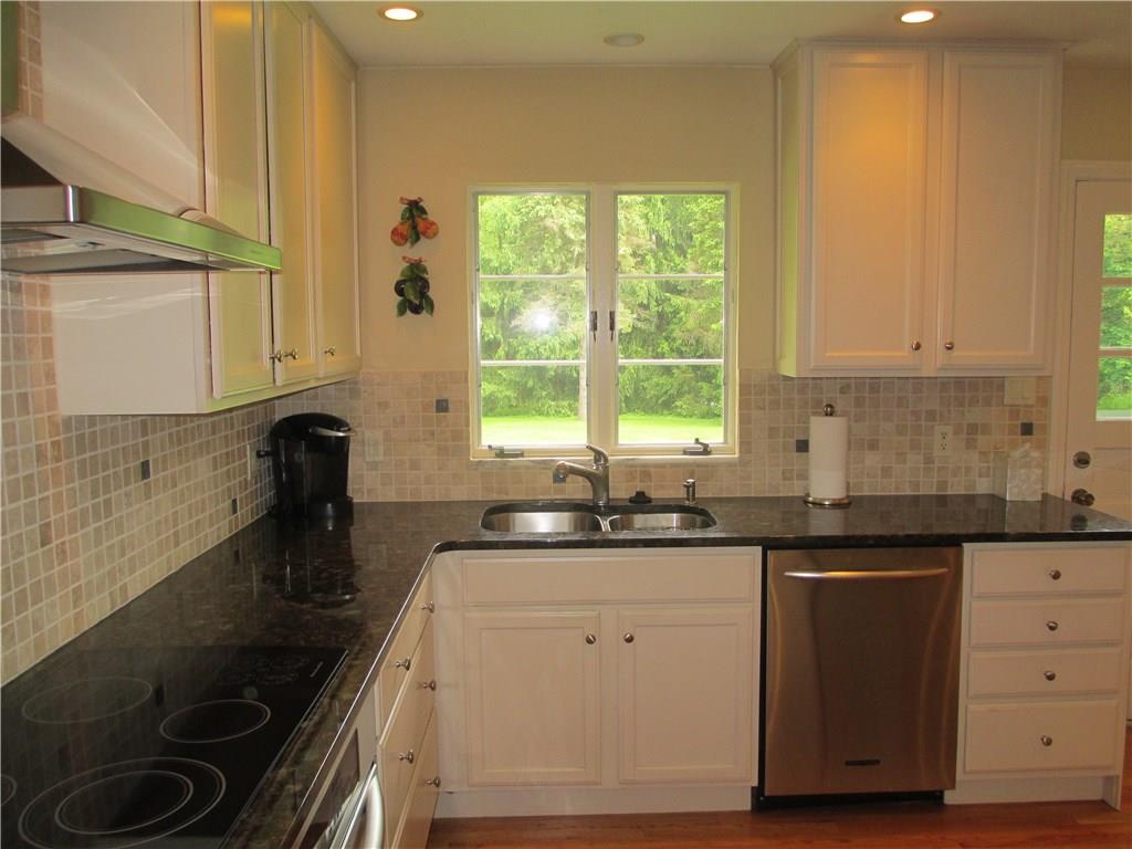 115 West Chapel Ridge Road Pittsburgh, PA 15238 - Photo 7 of 21 Kitchen