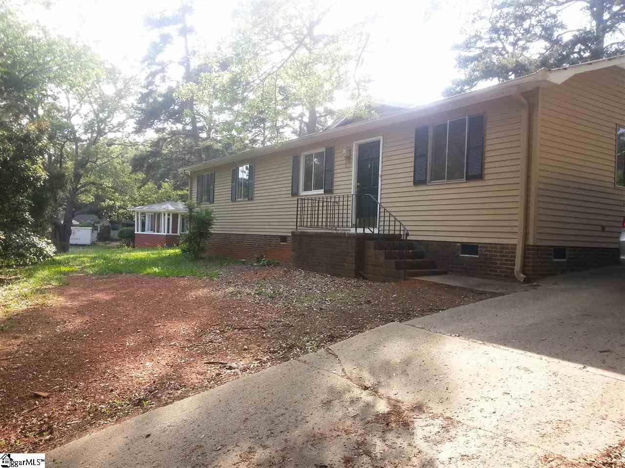 110 Crestfield Road Greenville, SC 29605 - Photo 1 of 13 Gallery Image 1