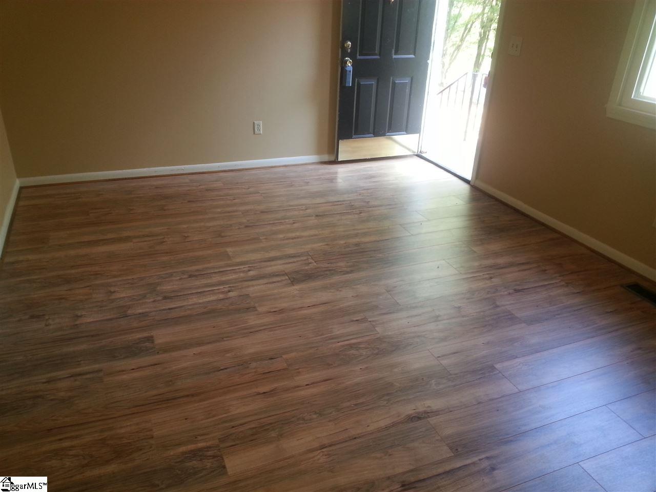 110 Crestfield Road Greenville, SC 29605 - Photo 2 of 13 Gallery Image 2