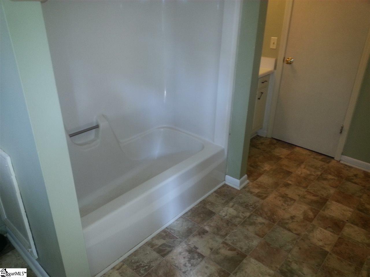 110 Crestfield Road Greenville, SC 29605 - Photo 11 of 13 Gallery Image 11
