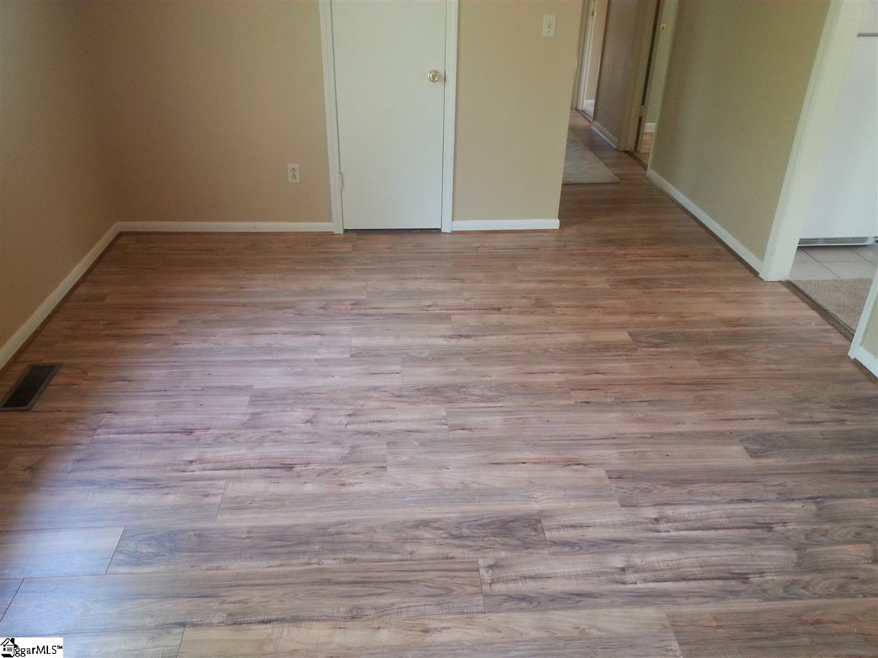 110 Crestfield Road Greenville, SC 29605 - Photo 3 of 13 Gallery Image 3