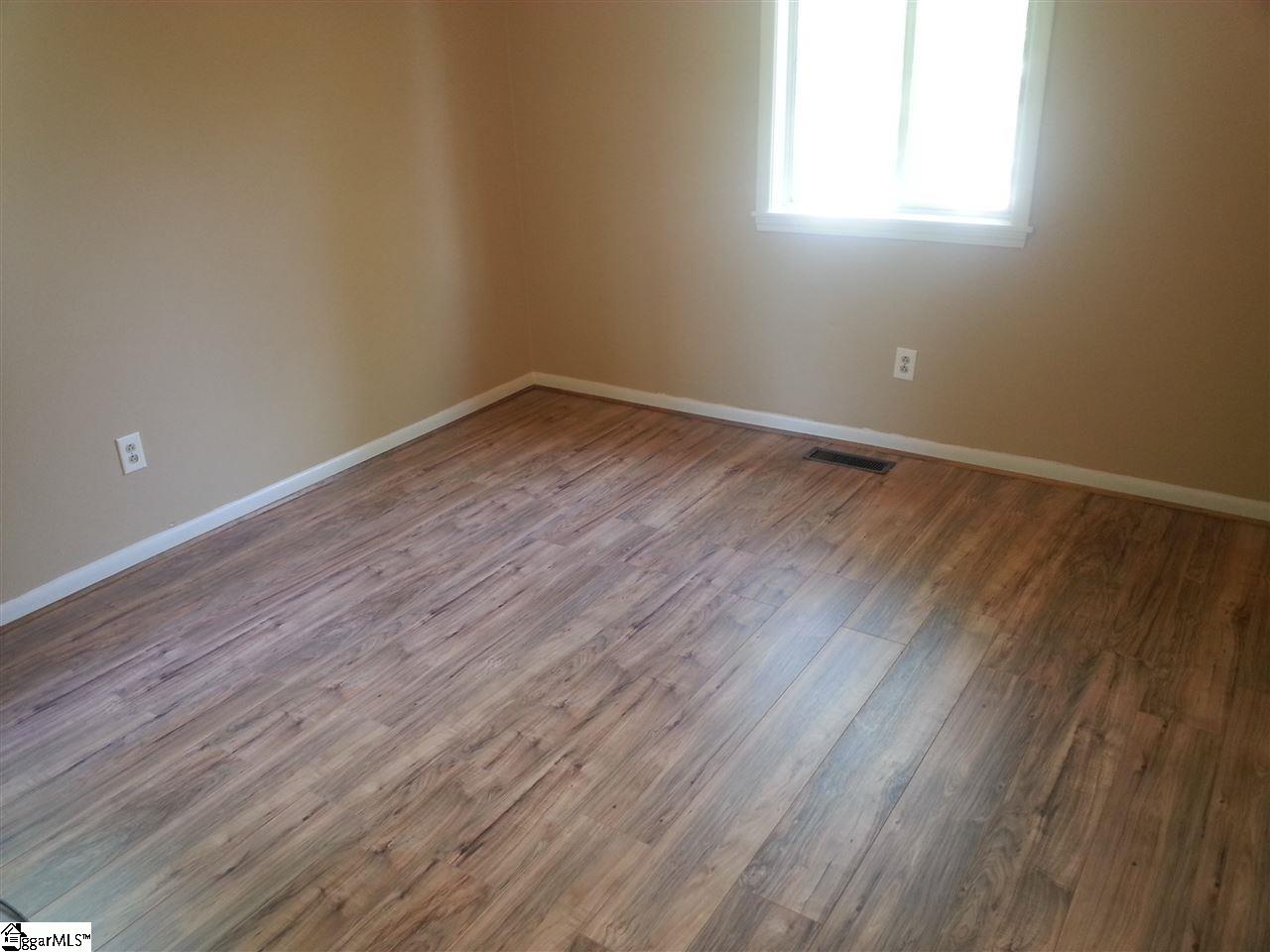 110 Crestfield Road Greenville, SC 29605 - Photo 10 of 13 Gallery Image 10