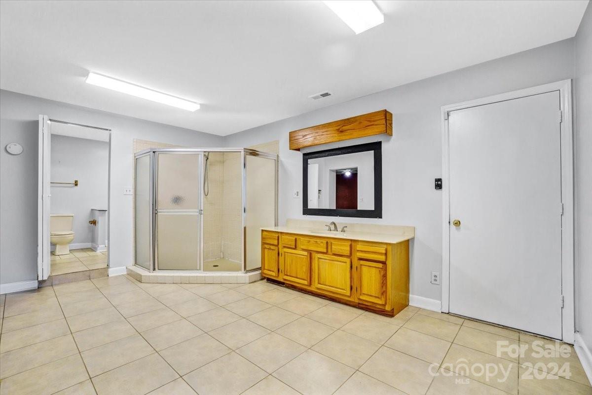 5238 Ruth Drive Charlotte, NC 28215 - Photo 17 of 25 Gallery Image 17