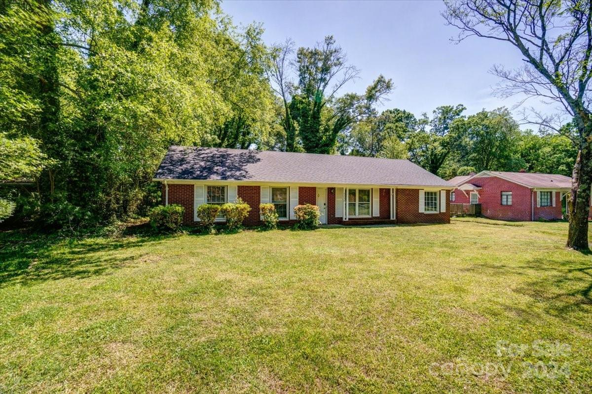 5238 Ruth Drive Charlotte, NC 28215 - Photo 2 of 25 Gallery Image 2