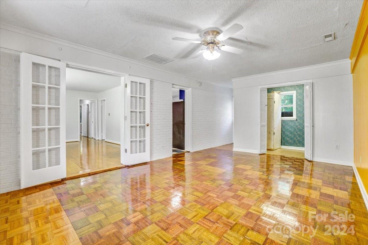 5238 Ruth Drive Charlotte, NC 28215 - Photo 8 of 25 Gallery Image 8
