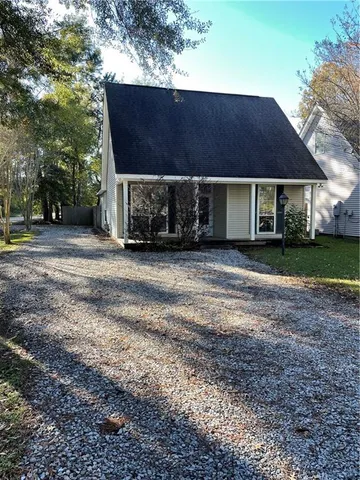 $1,950 | 2202 9th Street, Mandeville, LA 70471