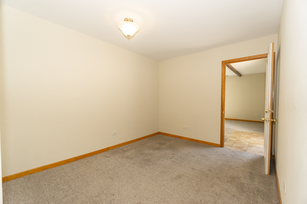4-n036 Wooddale Road Addison, IL 60101 - Photo 3 of 20