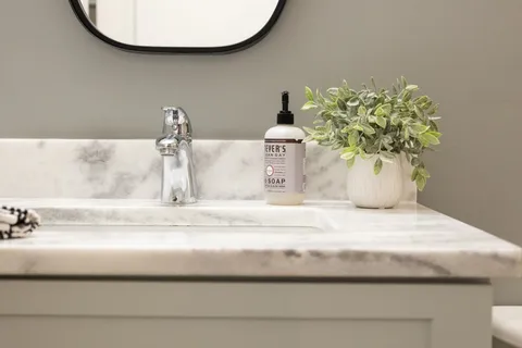 a close view of sink