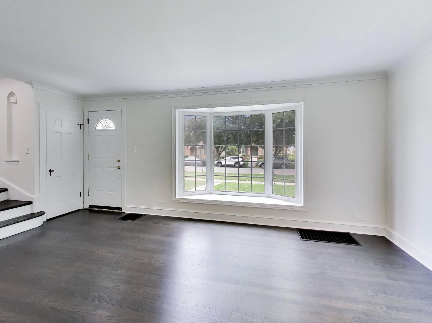 310 South Delphia Avenue Park Ridge, IL 60068 - Photo 5 of 44 Gallery Image 5