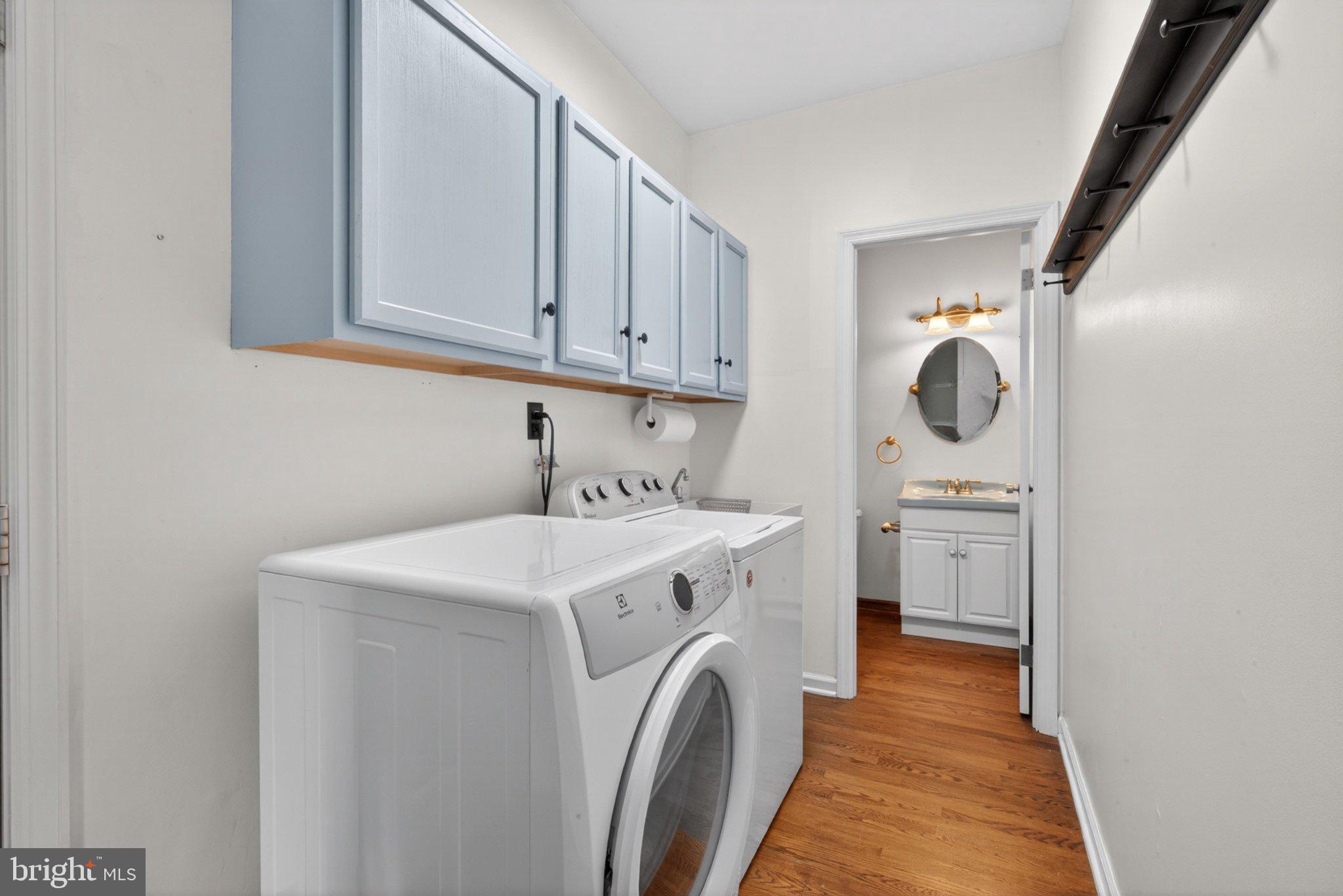 1020 Jeffrey Road Wilmington, DE 19810 - Photo 40 of 108 Bright and functional laundry space.