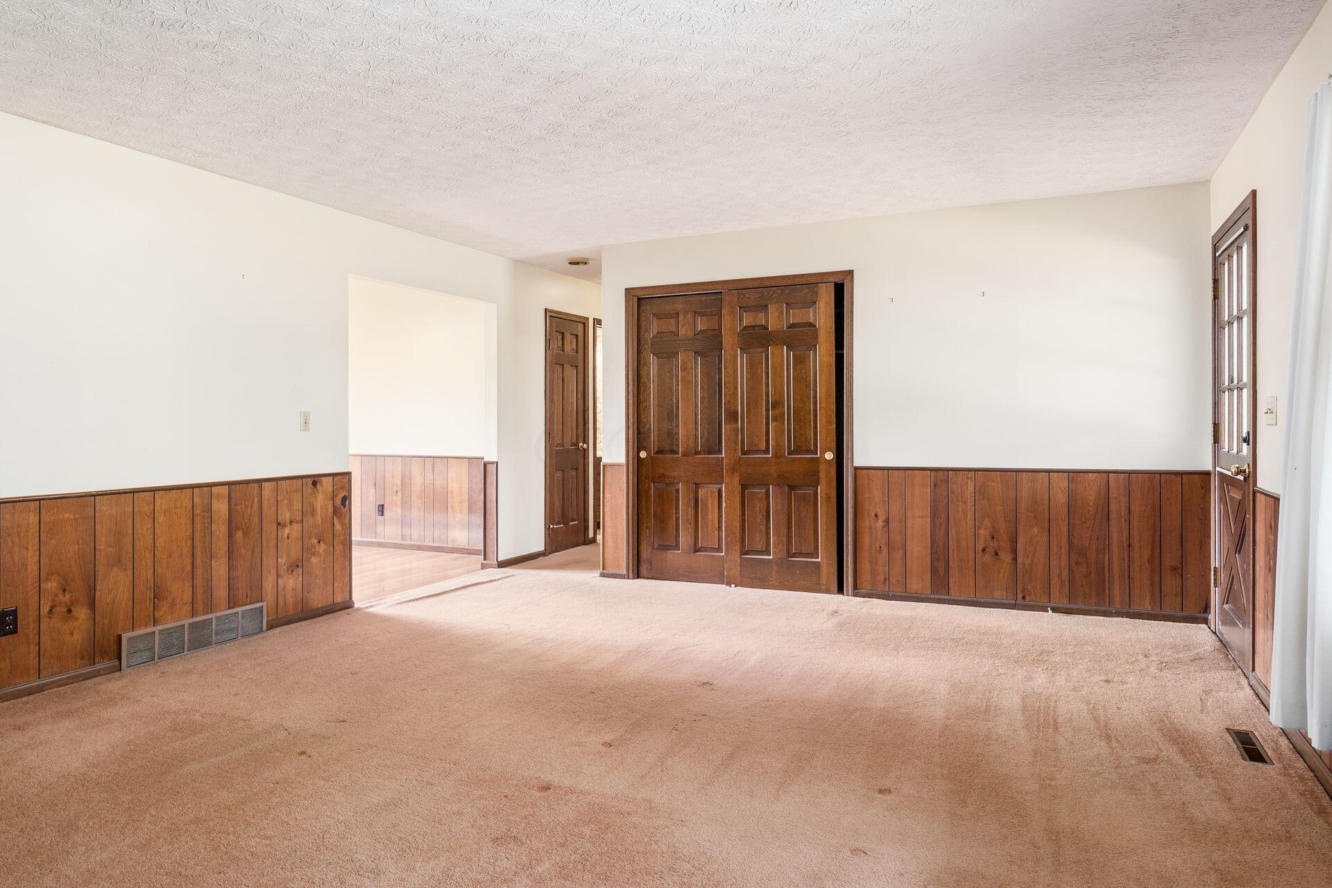 8712 Cheshire Road Sunbury, OH 43074 - Photo 10 of 40 Family Room