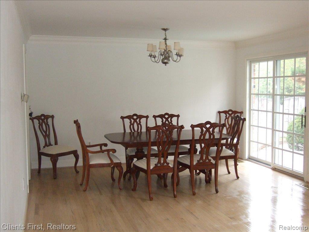 35878 Charter Crest Road Farmington, MI 48335 - Photo 13 of 25 Dining Room
