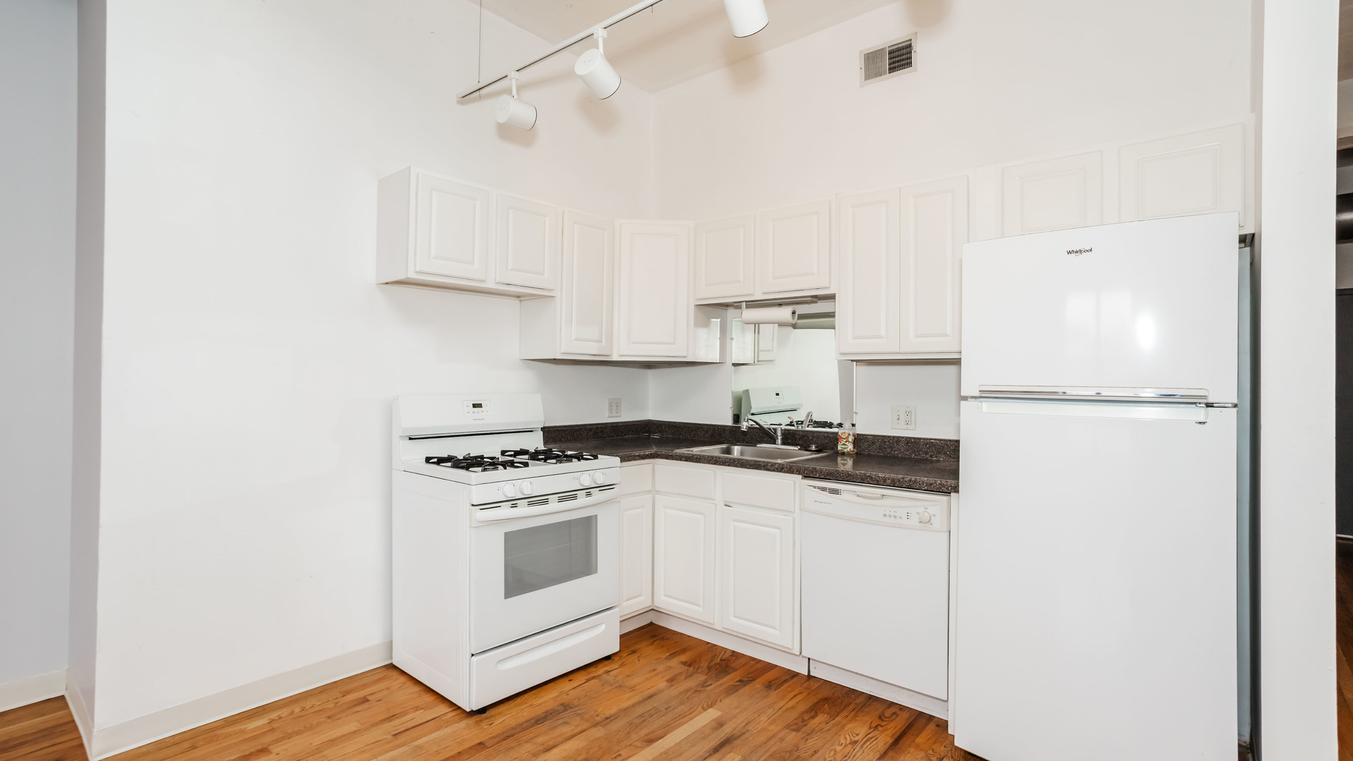 1846 South Loomis Street, Unit 302 Chicago, IL 60608 - Photo 7 of 10