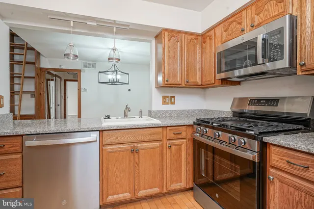 $300,000 | 208B Sedgefield Drive, Mount Laurel, NJ 08054