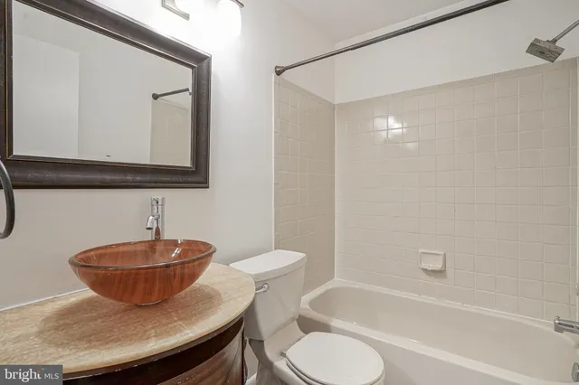 $300,000 | 208B Sedgefield Drive, Mount Laurel, NJ 08054