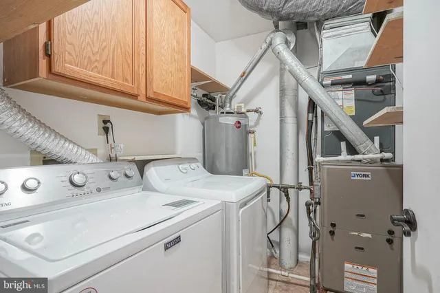 $300,000 | 208B Sedgefield Drive, Mount Laurel, NJ 08054