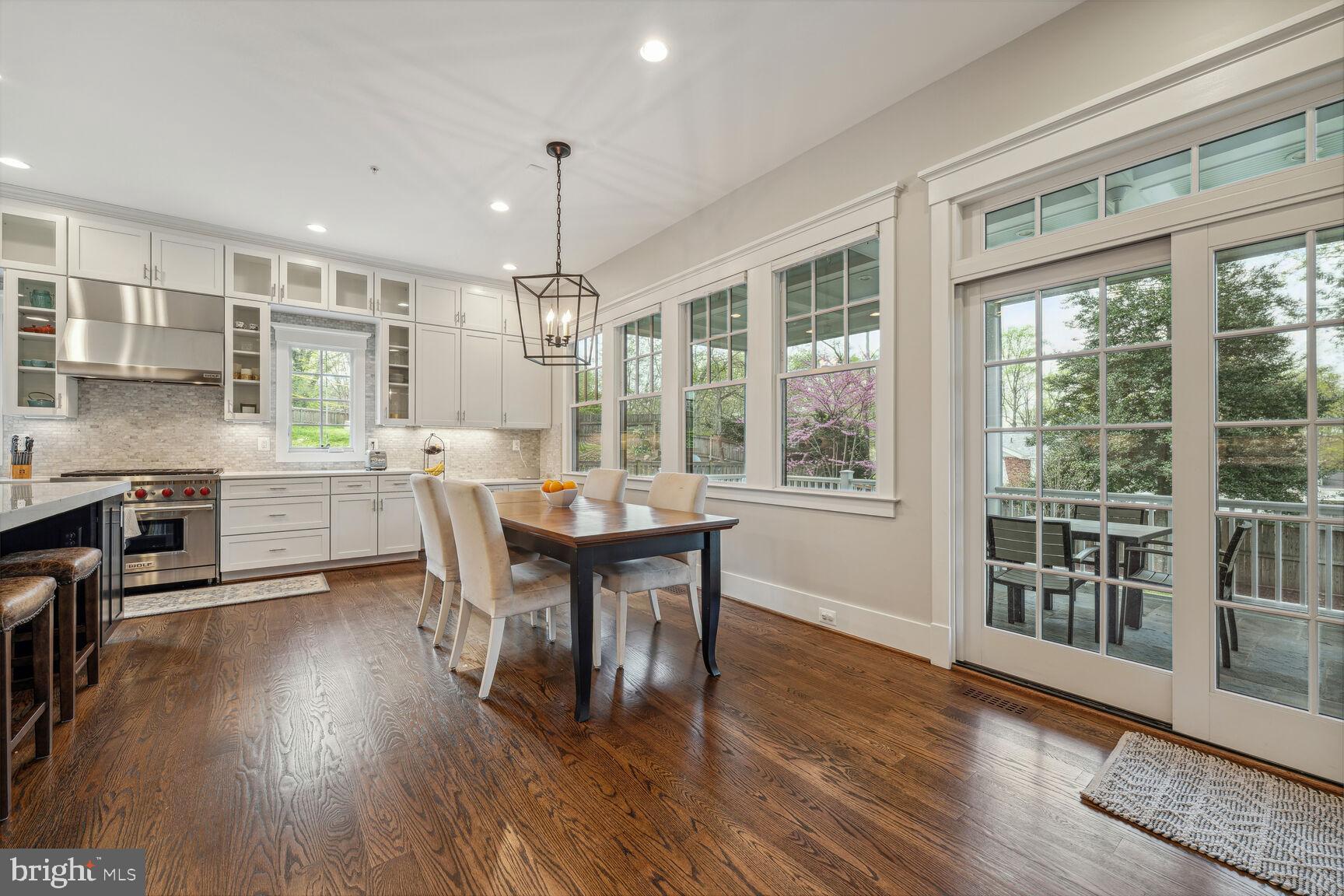 7708 Massena Road Bethesda, MD 20817 - Photo 14 of 78 Eat-in breakfast area