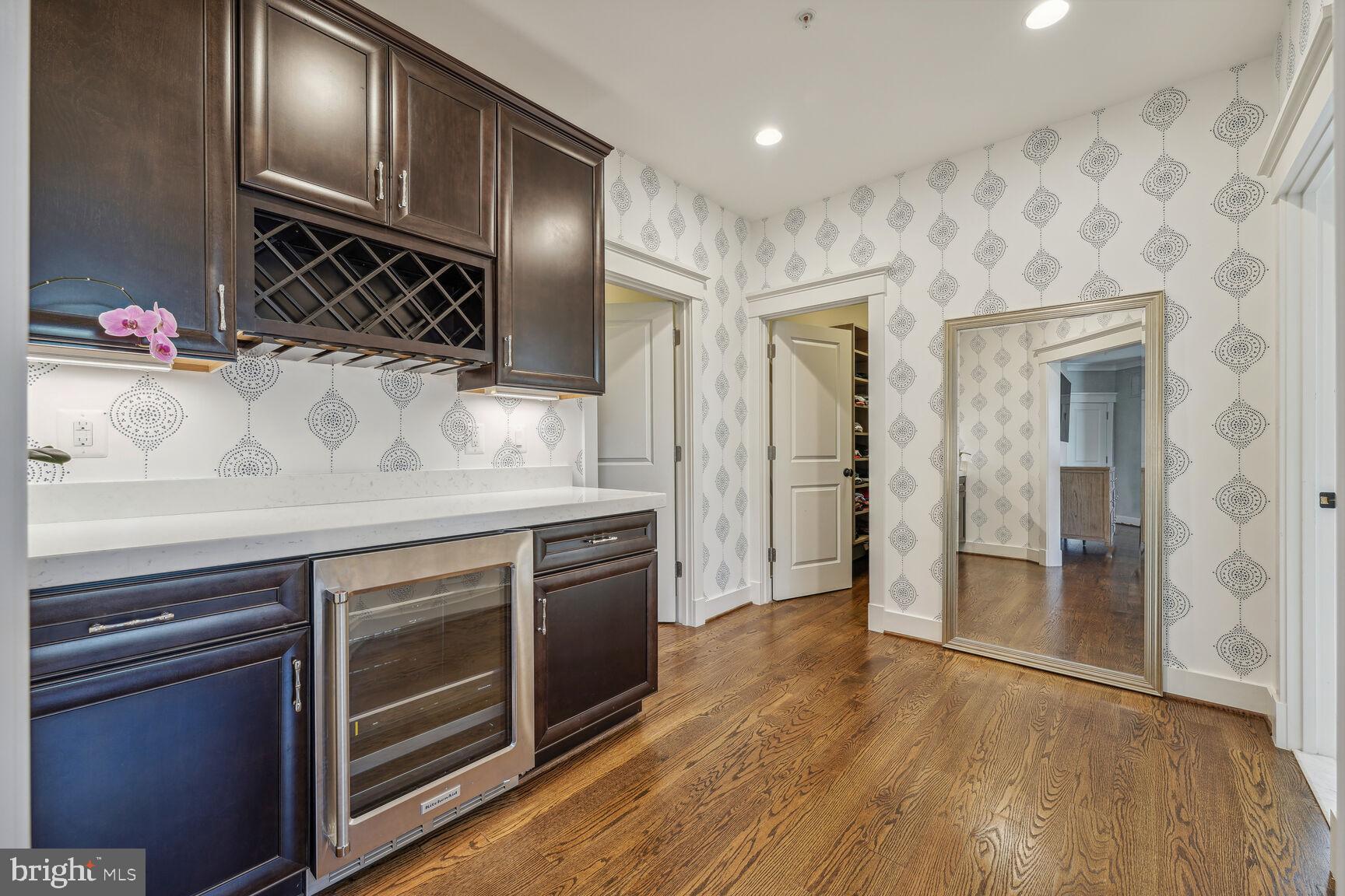 7708 Massena Road Bethesda, MD 20817 - Photo 31 of 78 Owner's suite coffee bar with mini fridge