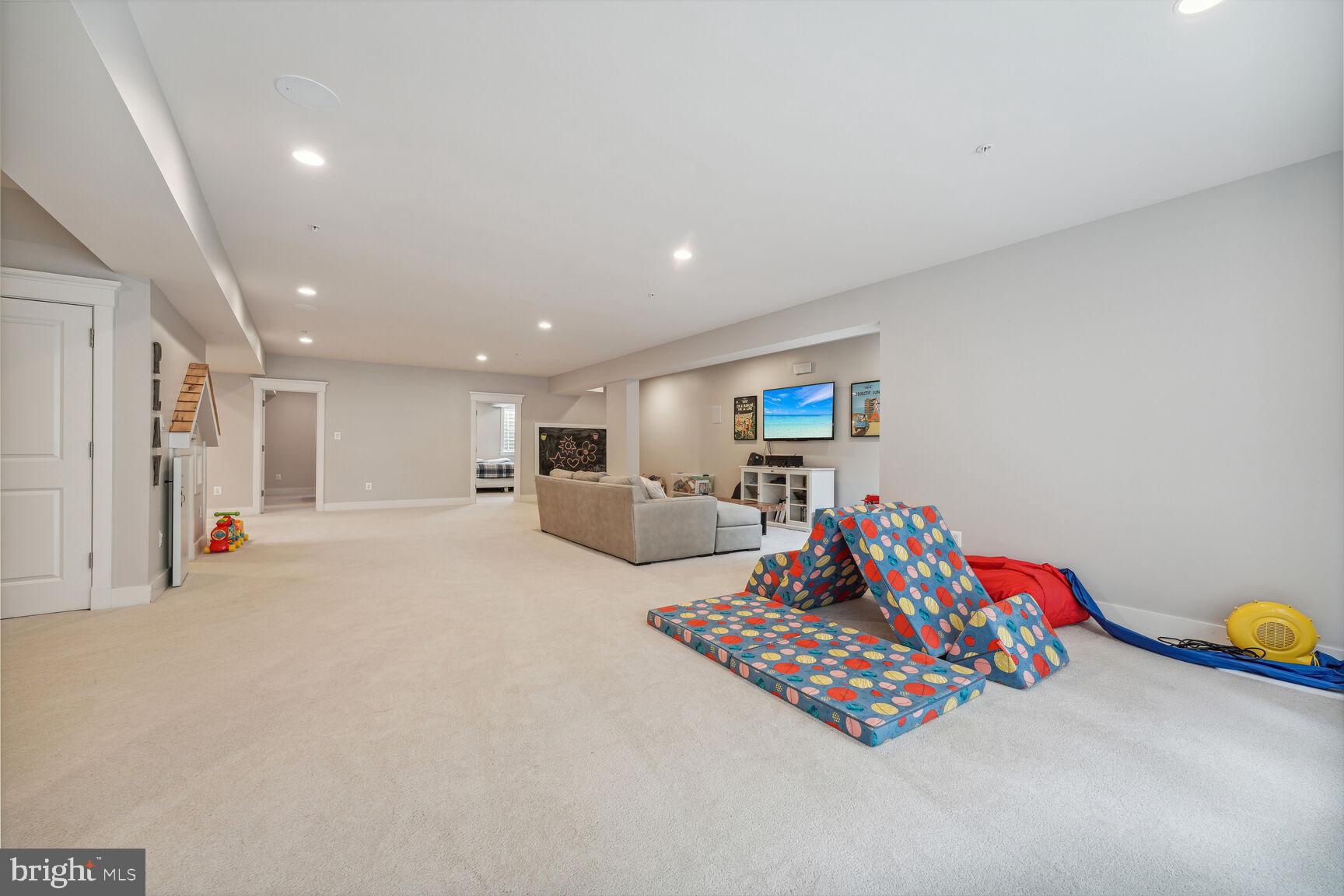 7708 Massena Road Bethesda, MD 20817 - Photo 56 of 78 Large recreation room w/natural light