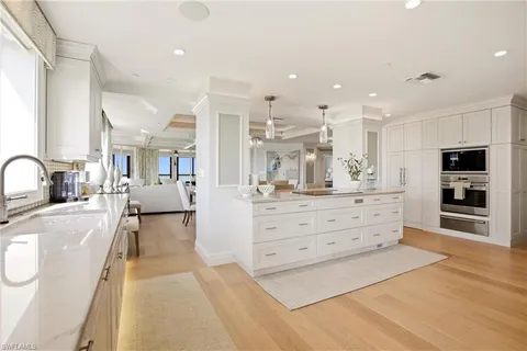 $6,400,000 | 8171 Bay Colony Drive, Unit 801, Naples, FL 34108